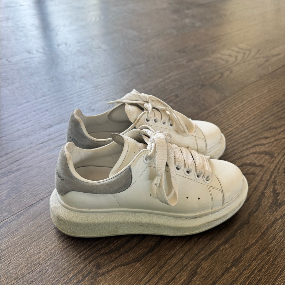 Alexander McQueen Oversized Sneaker - White Ironic EU 34
